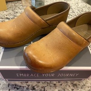 Professional Distressed Dansko Honey clogs